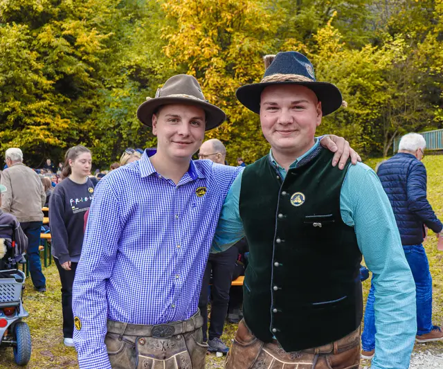 Herbstlicher Genuss zwischen alten Mauern – das Kastanienfest lockt tausende Besucher. | Foto: Alejandra Ortiz
