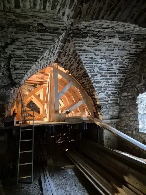 Die Klosterruine Arnoldstein wird um ein wichtiges architektonisches Element reicher. | Foto: VKA
