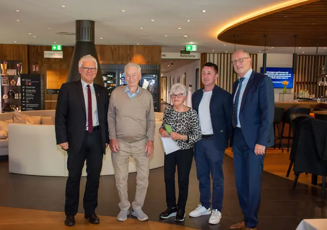 Diamantene Hochzeit
vlnr.: BH Mag. Siegmund Geiger, Jubelpaar Ernestine und Karl Zangerl, Vbgm. Daniel Winkler, Bgm. Werner Kurz