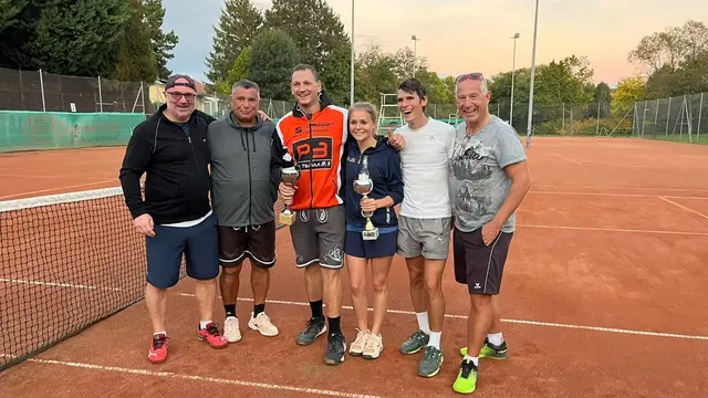 Turnierleiter Korzil Andreas und Obmann Andreas Ponic  gratulieren Eugen und Alina  zum Turniersieg, die sich gegen Lucky und Philipp  im Finale durchsetzen. 