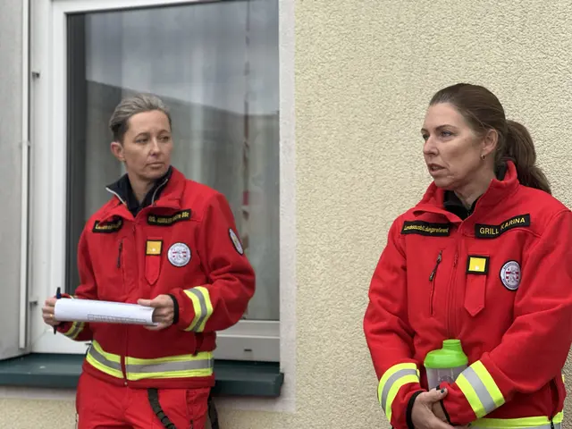 Menschen und Hunde der ÖRHB Oberösterreich stellten sich der mehrstündigen Überprüfung bei Tag und Nacht, um für die Personensuche tauglich zu sein. | Foto: ÖRHB LG OÖ