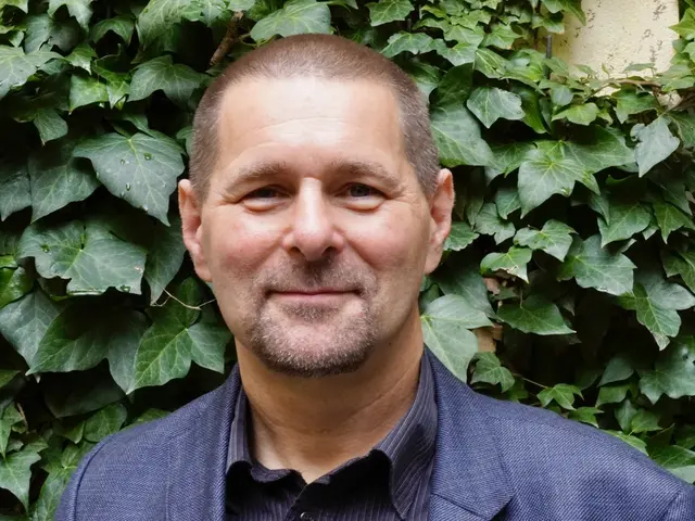 Christian Wetschka hilft obdachlosen und wohnungslosen Menschen in Wien. | Foto: Yield/David Assinger