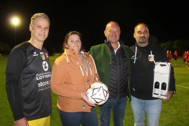 Der Verein dankte Petra Sturm und Georg Leeb. | Foto: arbes