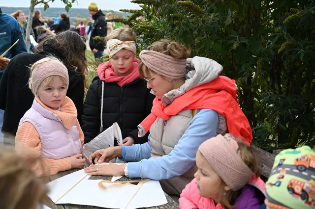 Fleißig wurden Drachen gebastelt. | Foto: Stadtgemeinde Hollabrunn