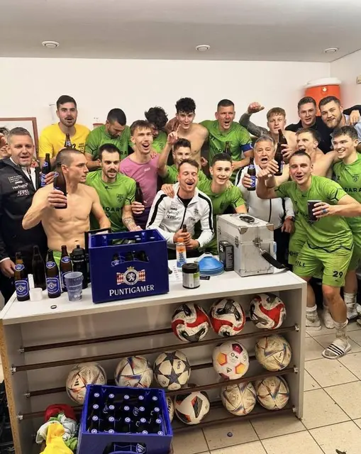Spitzenreiter: Die Wieser jubelten über den Derbysieg gegen Bad Schwanberg. | Foto: USV Wies