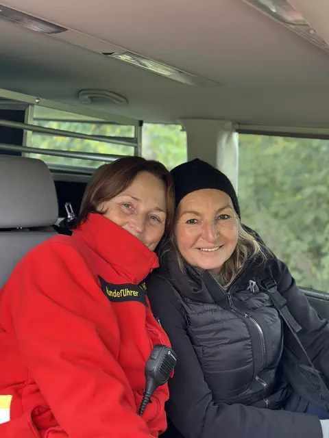 Menschen und Hunde der ÖRHB Oberösterreich stellten sich der mehrstündigen Überprüfung bei Tag und Nacht, um für die Personensuche tauglich zu sein. | Foto: ÖRHB LG OÖ