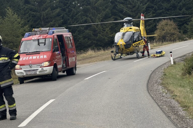Er sei mit Verletzungen unbestimmten Grades mittels Notarzthubschrauber ins Klinikum Klagenfurt geflogen worden.  | Foto: Feuerwehr Frantschach - St. Gertraud