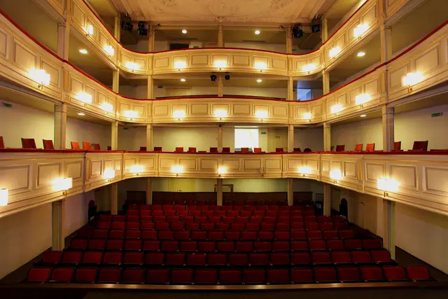 Durch den Abend im Stadttheater Leoben führt die bekannte ORF-Moderatorin und Musikerin Birgit Denk ("Denk mit Kultur"). | Foto: Freisinger 