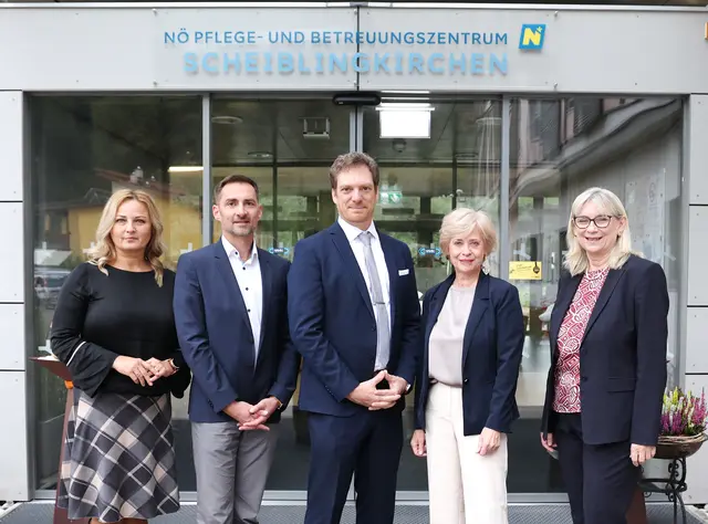 Abschied: Pflegedirektorin Gabriela Blahova, Klaus Neubauer, interim. Kaufmännischer Direktor Stefan Bernhard, Anita Koller und die Geschäftsführerin der Gesundheit Thermenregion Silvia Bodi. | Foto: PBZ Scheiblingkirchen