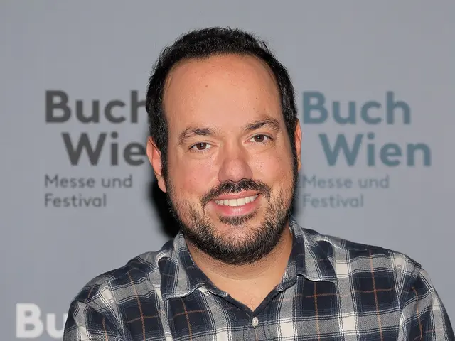 Patrick Budgen, Fernsehmoderator, Redakteur und Krimiautor kommt nach Kalsdorf. | Foto: privat
