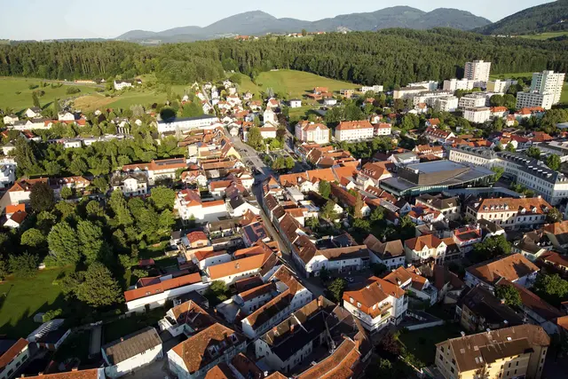 Die Bezirkshauptstadt Weiz besticht als starker Wirtschaftsstandort mit hoher Lebensqualität und sehr guter Ausstattung.  | Foto: Harald Polt 