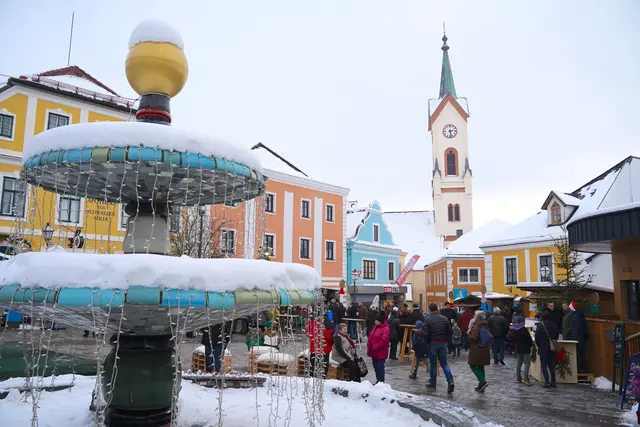 Zauberhafte, weihnachtliche Atmosphäre gibt's beim Goldenen Advent in Zwettl. | Foto: Evi Leutgeb