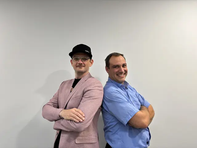 Ein ehrliches Gespräch: Daniel Oppenauer und Stefan Greimel begeistern mit Wortwitz, Charme und klassischem Wiener Schmäh. | Foto: Lina Chalusch