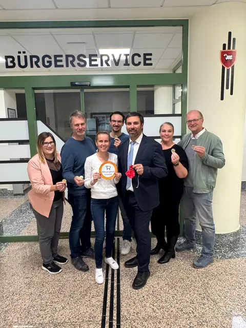 Der Ausschuss für Wirtschaft von Neulengbach hat eine Gewinnspielaktion am Reserlmarkt organisiert | Foto: Stadtgemeinde Neulengbach