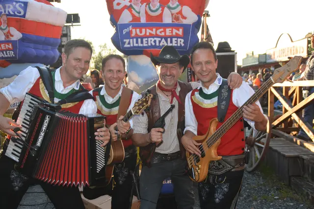 Die JUZI im Lucky Town: Michael Ringler, Daniel Prantl, Sascha Wurglits und Markus Unterladstätter | Foto: Michael Strini