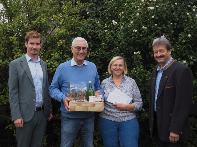 Stadtrat Armin Türk, Karl Heinz Klement, Helga Klement, Vizebürgermeister Richard Kohl | Foto: Stadtgemeinde Marchegg