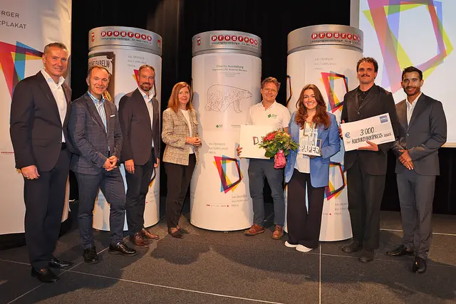 Der Salzburger Kulturplakatpreis 2025 geht an den Salzburger Kunstverein, Austrian Doctors und Theater Ecce Sieger im Sonderformat ist Supergau für zeitgenössische Künste und die beste Serie gewinnt: Zoo Salzburg. Im Bild: Austrian Doctors Salzburg | Foto: Progress Werbung/Uwe Brandl
