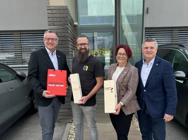 v.l.: Harald Pokorny, Manuel Kusztrich, Obfrau Tanja Stöckl und Bernhard Dillhof  | Foto: WKB