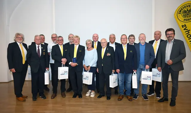 Alle Obmänner der Zweigvereine Wien, NÖ und Bgl. mit Bgm. Gerhard Lentschig. | Foto: Hohenegger