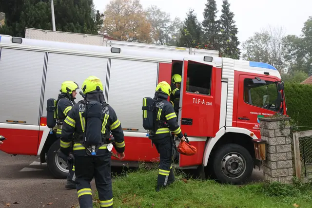 In einem Keller eines Reihenhauses in Thalheim bei Wels hatte ein Entfeuchtungsgerät zu brennen begonnen und löste einen Löscheinsatz aus. | Foto: laumat.at