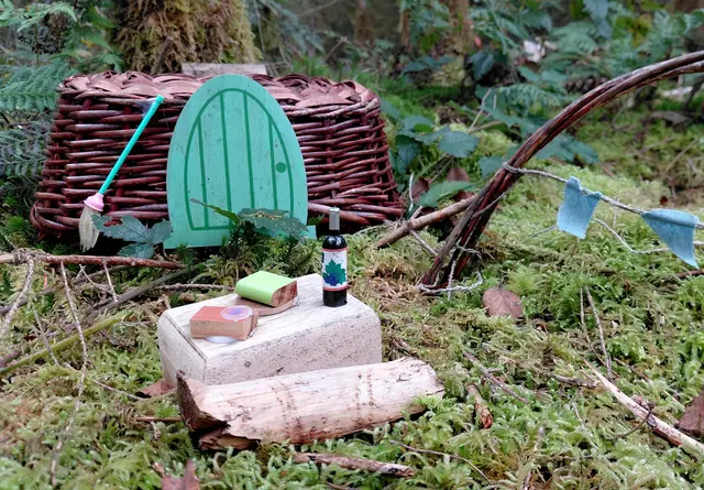  Mini Haus mit gedeckten Tisch  | Foto: H.Bachinger