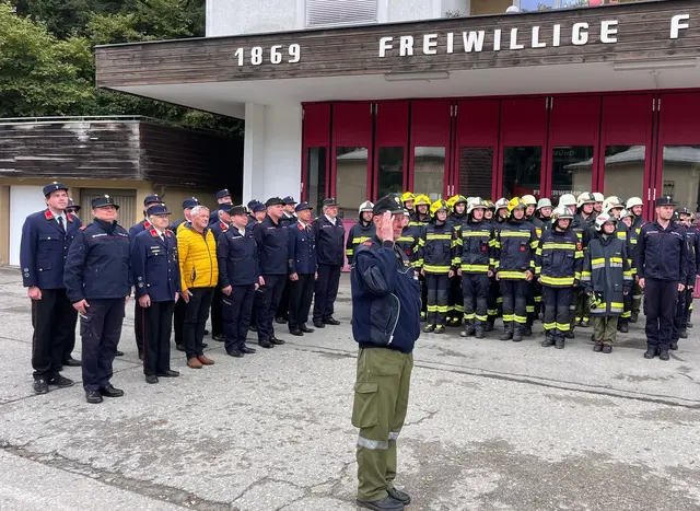 29 Kameraden nahmen an der Grundausbildung teil. Ausbildungsleiter Burgstaller wurde für seine Tätigkeiten ausgezeichnet. | Foto: FF Gmünd