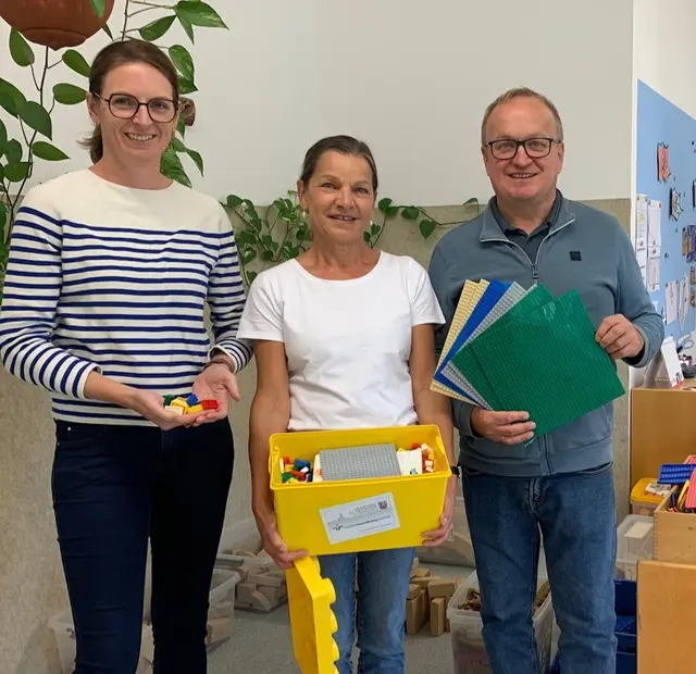 Vizebürgermeisterin Eva Pirklbauer, Anna Braumann, Tagesmütter Innviertel und Bürgermeister Gerhard Wipplinger | Foto: Gemeinde St.Georgen
