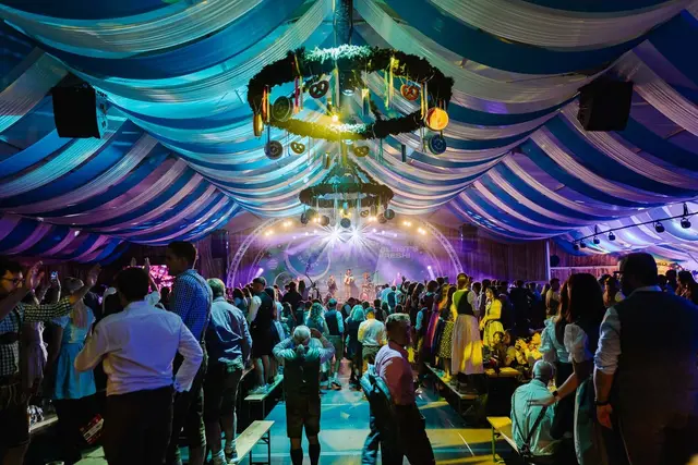 Auf etwa 150 Konzerten wurde in den Zelten gefeiert.  | Foto: Stefan Diesner