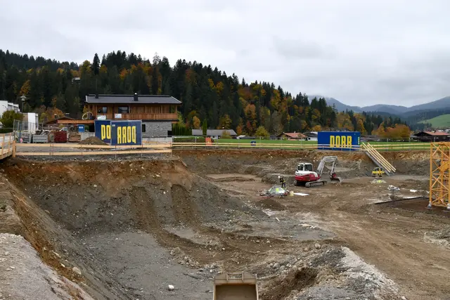 Hier entstehen drei Baukörper mit 44 Wohnungen.  | Foto: Barbara Fluckinger