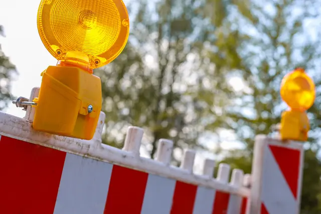 Der Verkehr wird während der Sperrzeiten großräumig über Treffen und Feldkirchen umgeleitet (Symbolfoto) | Foto: stock.adobe.com/at/Markus Wegmann