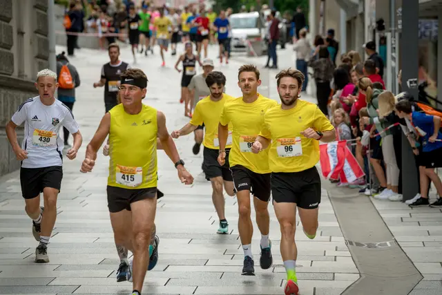 Eine Laufgruppe macht nicht nur Spaß, sondern bringt auch Sicherheit. | Foto: Bernhard Knaus