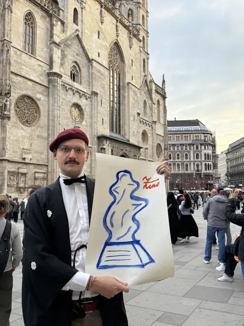 Zino Weinstein hat sich schon ein konkretes Modell für eine Corona-Gedenksäule überlegt. | Foto: Zino Weinstein