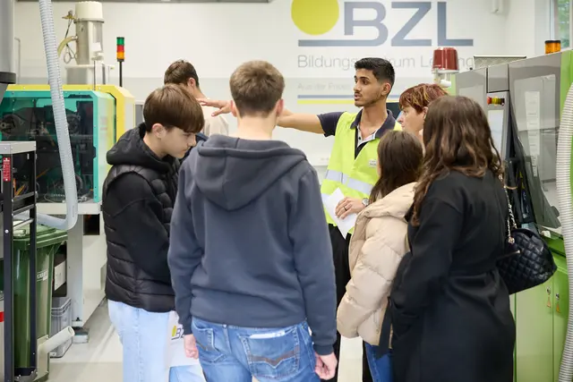 Führungen sorgten für spannende Einblicke beim Tag der offenen Tür im BZL. | Foto: Roman Groesswang.