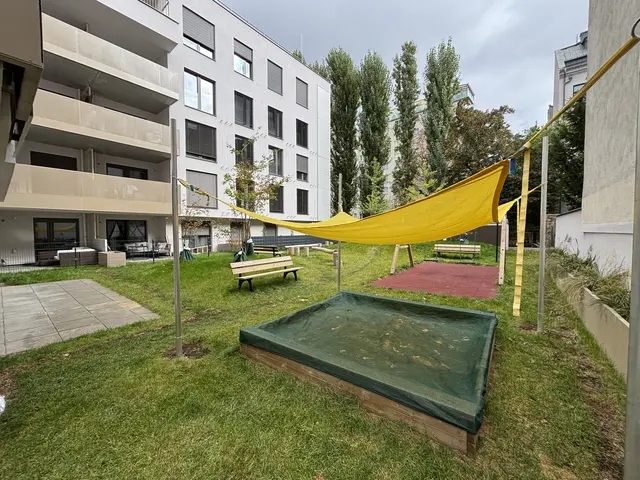 Im Rudolf-Hundstorfer-Hof gibt es einen Gemeinschaftsgarten. | Foto: Andreas Pölzl/MeinBezirk