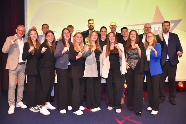 Die Topteams aus dem Bezirk Oberwart: FC Südburgenland und die Unger Steel Gunners Oberwart. | Foto: Michael Strini