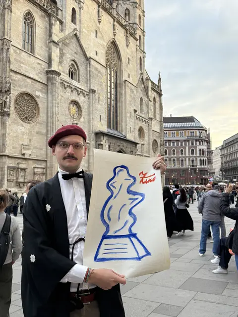 Zino Weinstein hat sich schon ein konkretes Modell für eine Corona-Gedenksäule überlegt. | Foto: Zino Weinstein