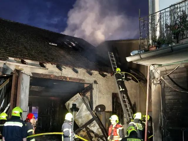 Der Einsatz der Feuerwehren Stockerau, Spillern, Unter- und Oberzögersdorf dauerte bis in die Nachtstunden. | Foto: DOKU-NÖ