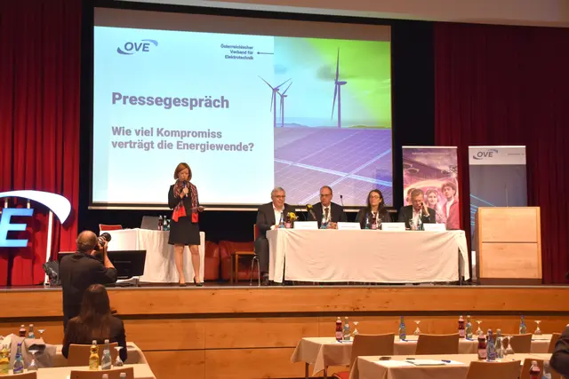 Bei einer Pressekonferenz des OVE (Österreichischer Verband für Elektrotechnik) in Kufstein forderten Experten und Expertinnen von der Politik rasche Entscheidungen. | Foto: Barbara Fluckinger