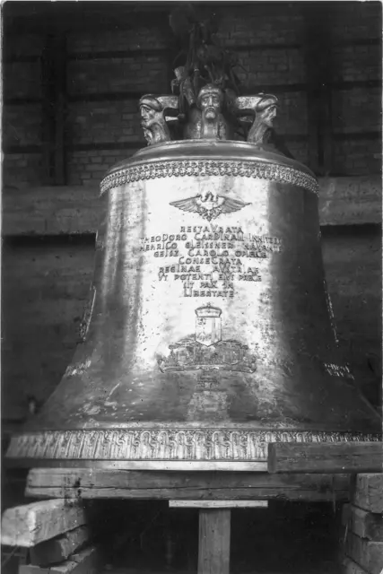 Mit ihren 21.383 Kilogramm ist die Pummerin die größte Glocke Österreichs. Außerdem ist sie die zweitgrößte freischwingende Kirchenglocke Europas. | Foto: Archiv der Dompfarre