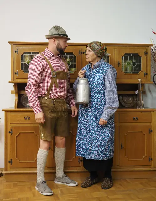 „Youngster“ Florian Kargl sowie Renate Ebner, die „Grande Dame“ des Ensembles, freuen sich schon auf die Premiere. | Foto: Obersteirische Volksbühn e