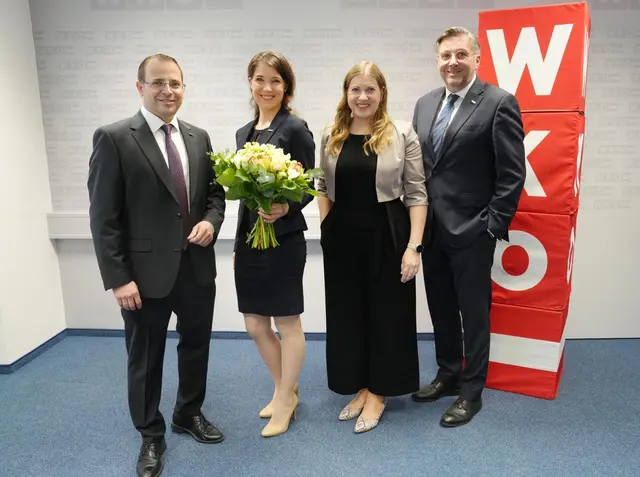 Wirtschaftskammerpräsident Andreas Wirth (l.), Wirtschaftskammerdirektor Harald Schermann und FiW-Landesgeschäftsführerin Evelyn Zarits (2.v. r.) gratulierten der neuen FiW-Landesvorsitzenden Michaela Steindl. | Foto: WKB