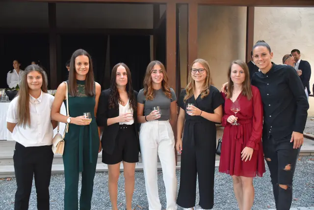 Die nominierten Spielerinnen der SPG Südburgenland/TSV Hartberg: Rojda Antlitzhofer, Barbara Weber, Vorjahressiegerin Julia Meixner, Hannah Schöberl, Marie-Kristin Leitner, Isabella Gold und Lilla Sipos | Foto: Michael Strini