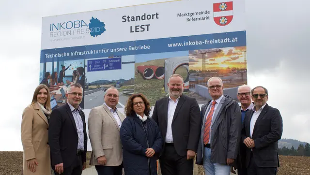 Von links: Caroline Plakolm, Thomas Denk, Herbert Brandstötter, Christa Kreindl, Günter Lorenz, Christian Gratzl, Walter Peherstorfer und Johannes Hinterreither-Kern. | Foto: MeinBezirk/Justin Pröll