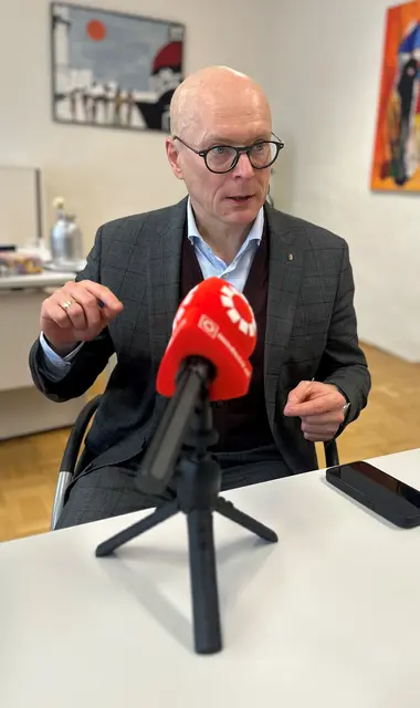 Landesrat Wolfgang Fürweger im Gespräch mit MeinBezirk Salzburg Chefredakteur Michael Kretz | Foto: Benjamin Kamper