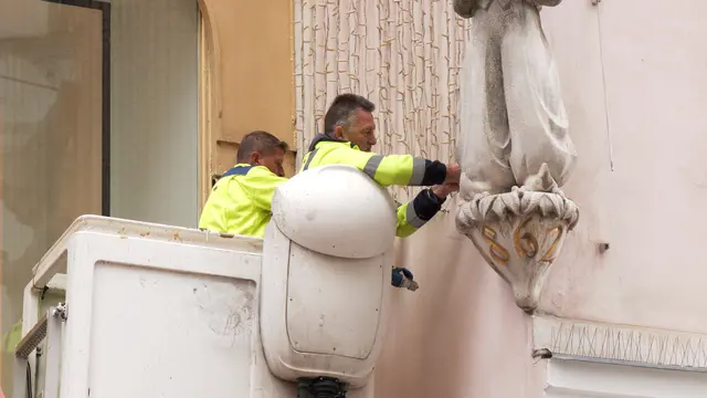 In Wien hat diese Woche die Installation der Weihnachtsbeleuchtung begonnen. So wird in der Rotenturmstraße bereits eifrig gearbeitet. (Archiv) | Foto: Andreas Pölzl/MeinBezirk Wien