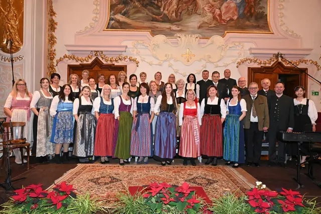 In Lambach will der Flavia-Chor mit besinnlicher Musik zu mehr Frieden für die Menschen beitragen. | Foto: Flavia-Chor Lamach