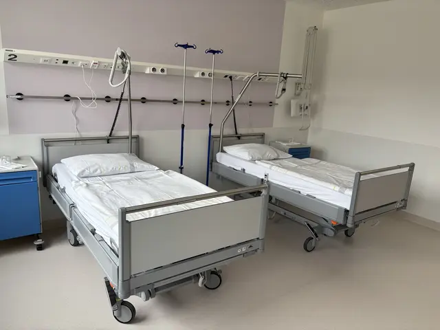 Ein "typisches" Krankenzimmer im neugestalteten Teil des BKH Reutte. | Foto: MeinBezirk/Günther Reichel