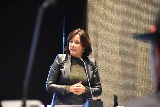 „Die Personalaufnahmerichtlinie in der derzeitigen Form ist genauso zahnlos wie die bisherige Vorgehensweise", sagt GR Birgit Obermüller (NEOS). | Foto: Barbara Fluckinger