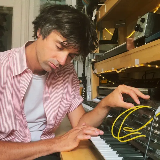 Im Studio am Tüfteln.  | Foto: Wolfgang Lehmann 