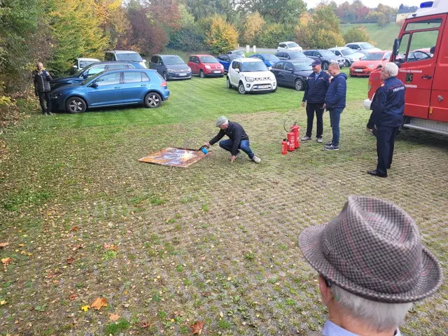 Seniorenbund Pabneukirchen besuchte die Feuerwehr Pabneukirchen. | Foto: Rupert Hintersteiner